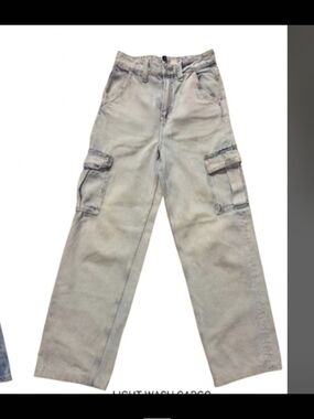 Devided Light Wash Cargo Jeans for Women - Casual Wide Leg